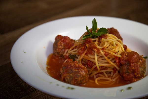 Spaghetti con polpette al sugo. Fotos: Fábio Setti. Divulgação.