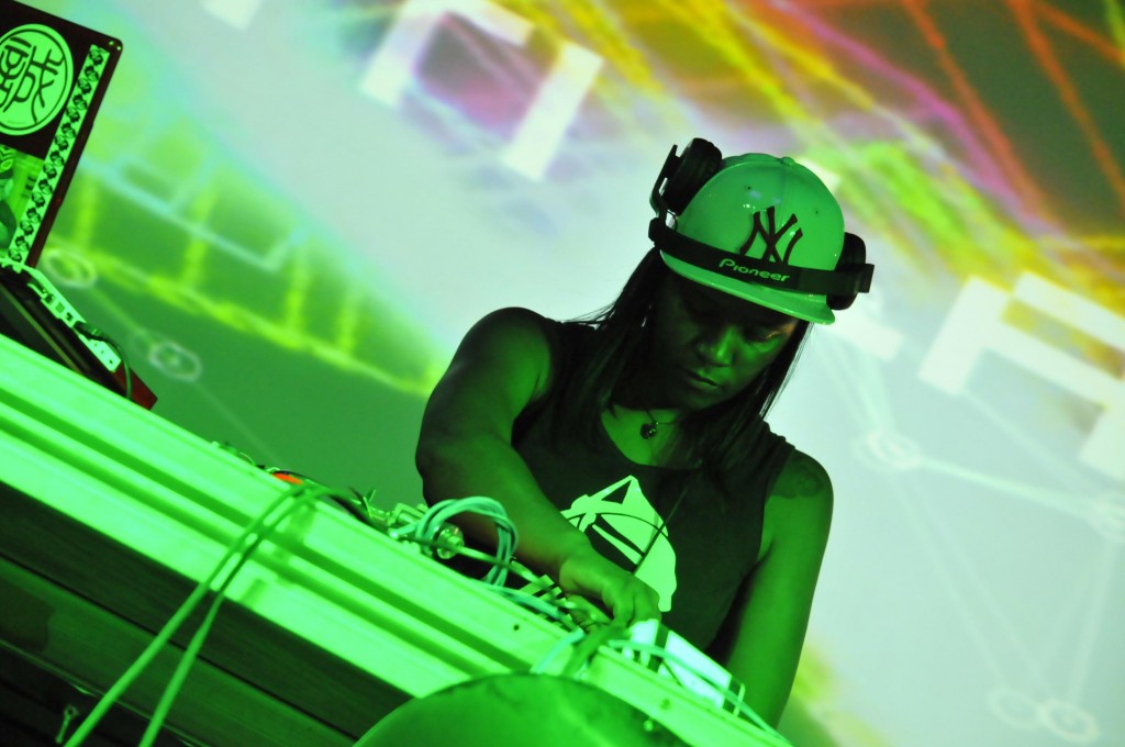 DJ Tati Laser.