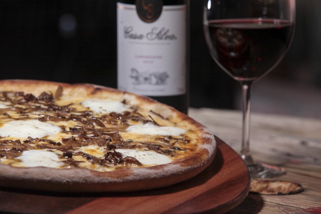 Pizza Silva Coleccion harmonizada com vinho chileno. 