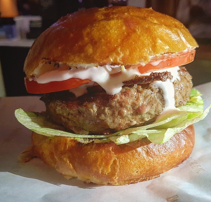 Parrilla Madrid lança novo blend de carnes na Hamburgada Pocket nesta quinta.