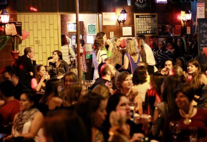 Pinella faz festa para celebrar os cinco anos da casa.