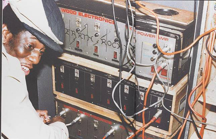A cultura Sound System e a história da Jamaica em um encontro para aprender e dançar.