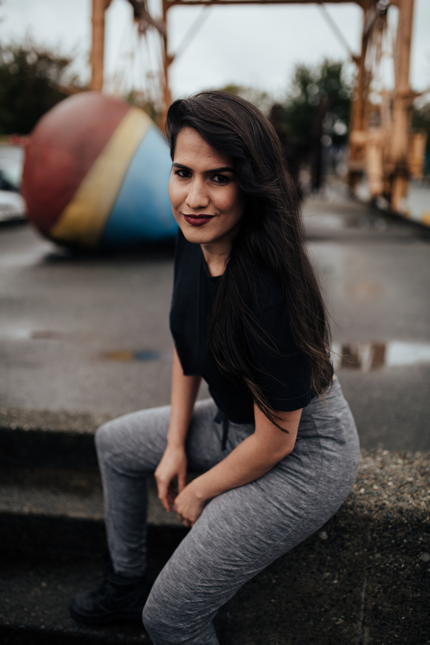 A cantora brasiliense Gabby Malta vence edital e lança música no Canadá