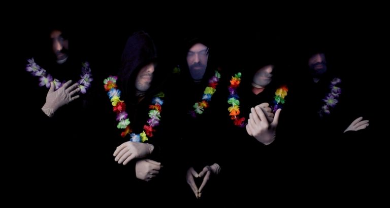 Satanique Samba Trio lança álbum “Mini Bad”