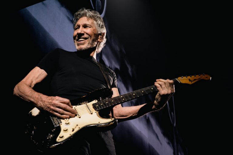 Roger Waters faz turnê de despedida com única apresentação em Brasília