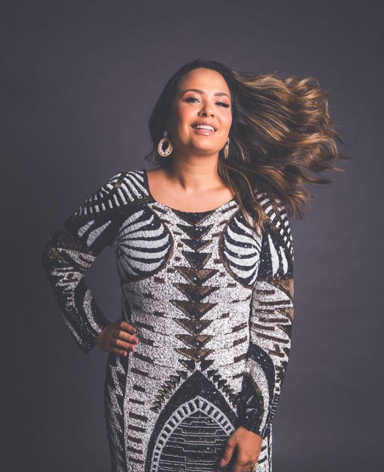 Ressaca de Carnaval com Adriana Samartini na Clube.Co